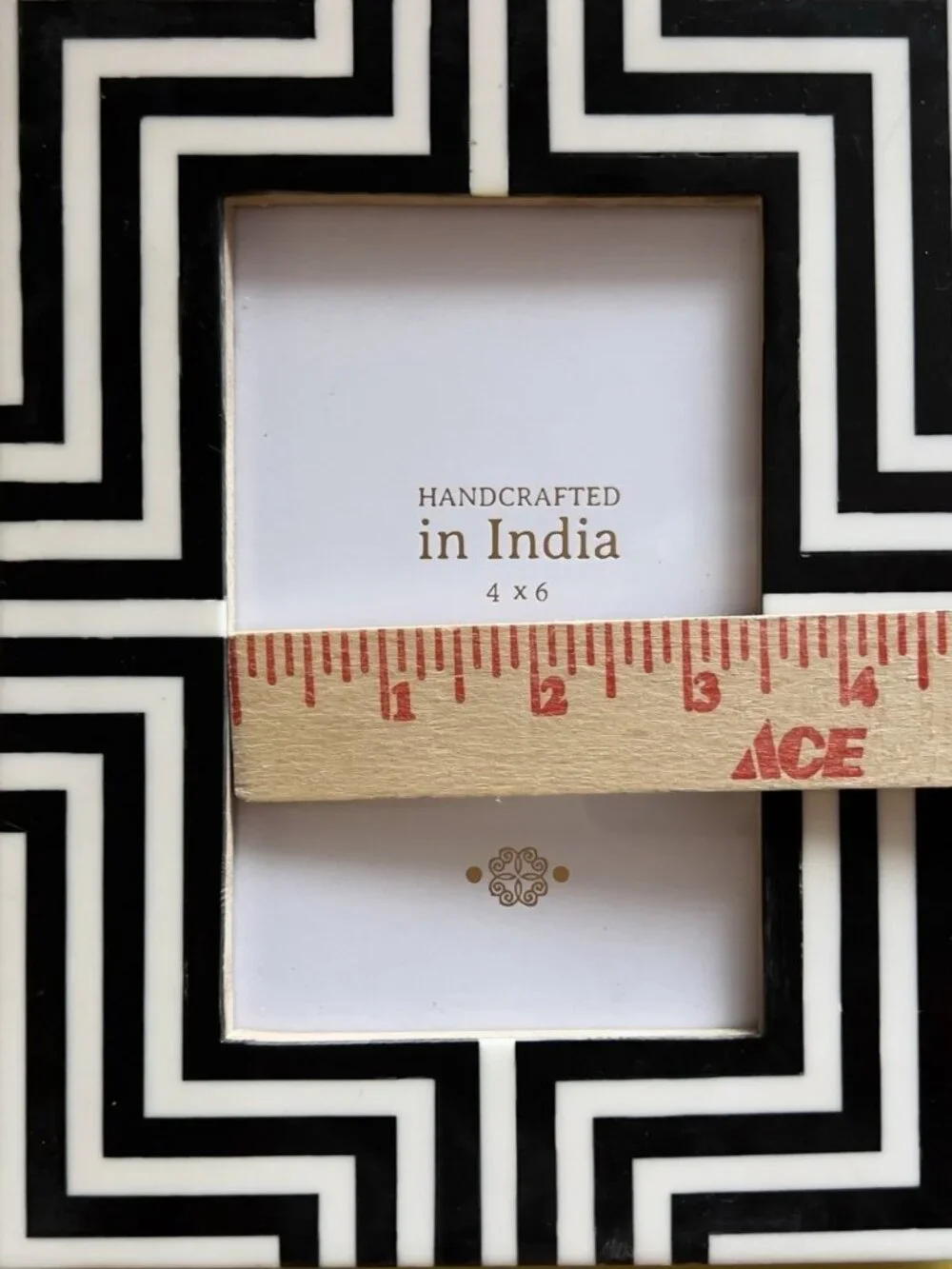 Geometric Stripe Picture Frame 4
